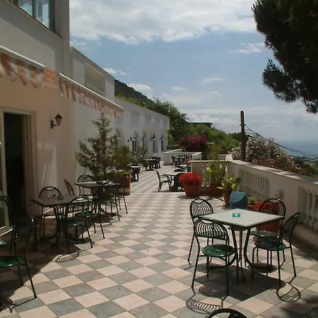 ラ ジネストラ Forio di Ischia